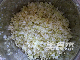 白菜猪肉包子的做法步骤：5
