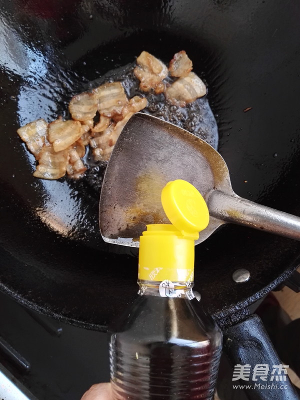 五花肉炒芹菜的做法步骤:4