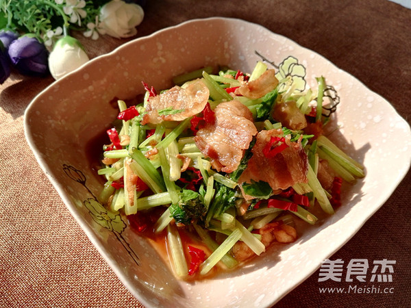 五花肉炒芹菜的做法步骤:11
