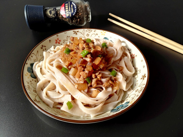 肉酱面的做法步骤:12