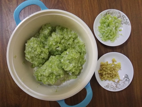 白菜猪肉馅饼的做法步骤:4