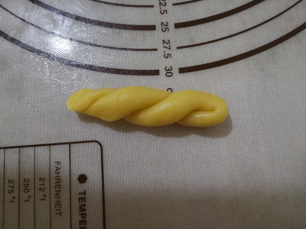 黑芝麻小麻花的做法步骤:9
