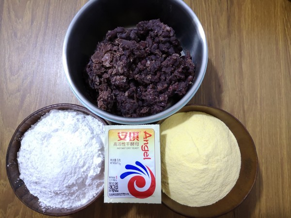 红豆馅粘豆包的做法步骤：1