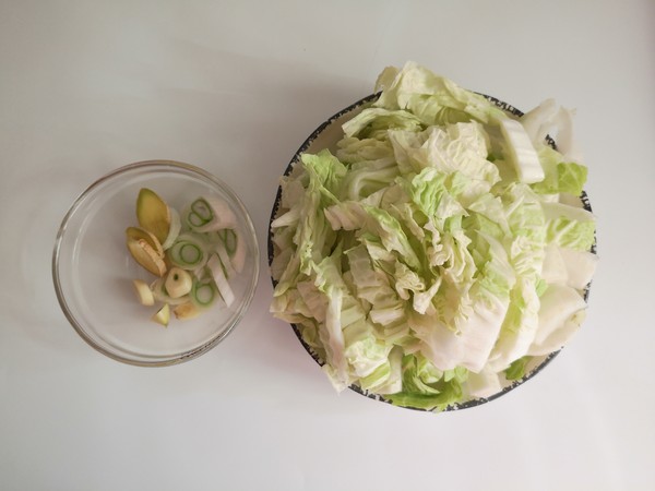 虾仁白菜炖粉条的做法步骤:3