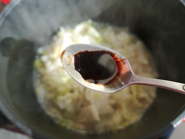 虾仁白菜炖粉条的做法步骤:7