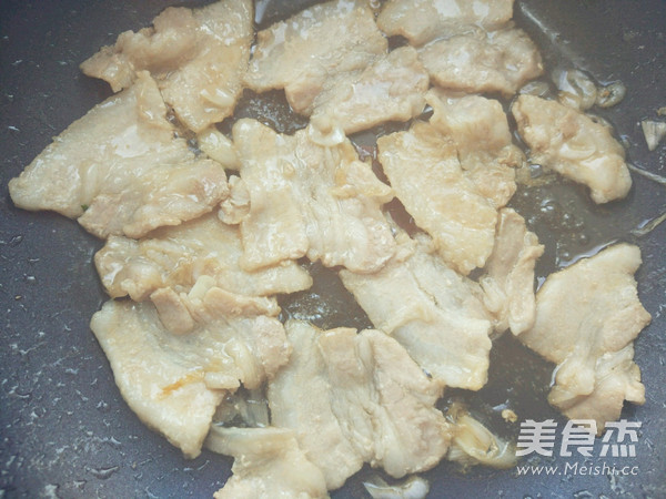 辣白菜炒五花肉樱花味道的做法步骤:4