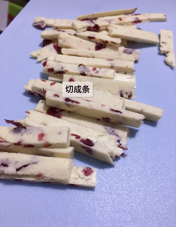 【甜甜蜜蜜】蔓越莓奶棒的做法步骤:5
