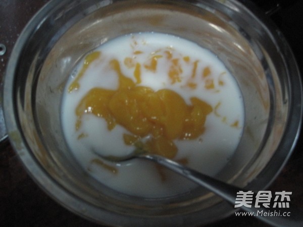 6寸芒果慕斯蛋糕的做法步骤:5