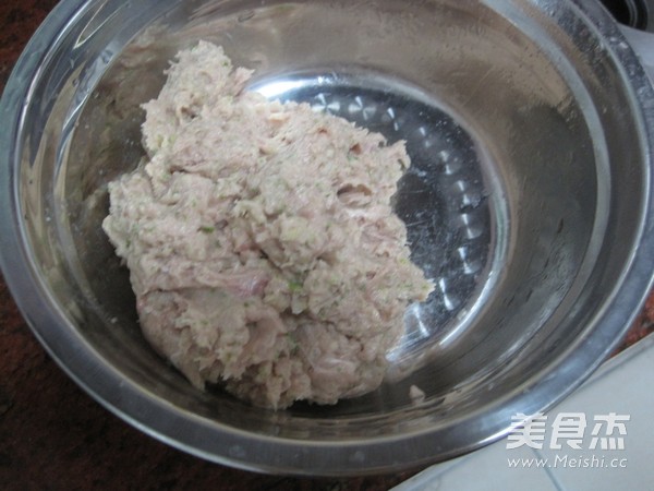 猪肉白菜馅馄饨的做法步骤：4