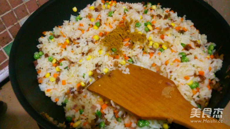 腊肠咖喱炒饭的做法步骤:7
