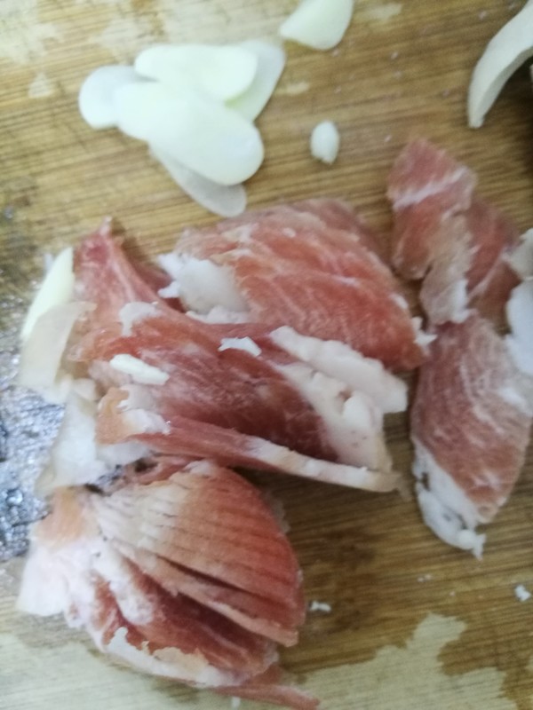 丝瓜豆腐炒肉片的做法步骤:3