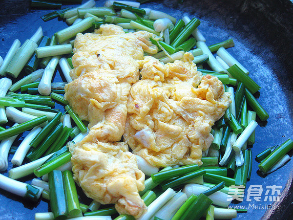 小葱炒鸡蛋的做法步骤:6