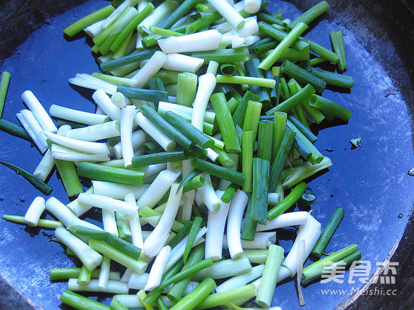 小葱炒鸡蛋的做法步骤:5