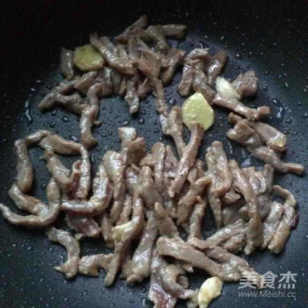 青椒榨菜炒肉丝的做法步骤:6