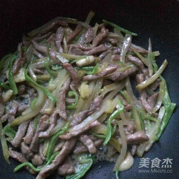 青椒榨菜炒肉丝的做法步骤:8