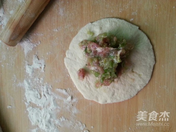 芹菜猪肉包子的做法步骤:14