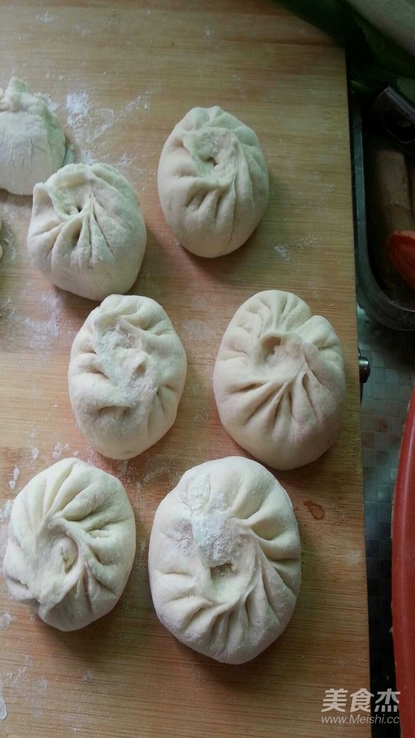 芹菜猪肉包子的做法步骤:15