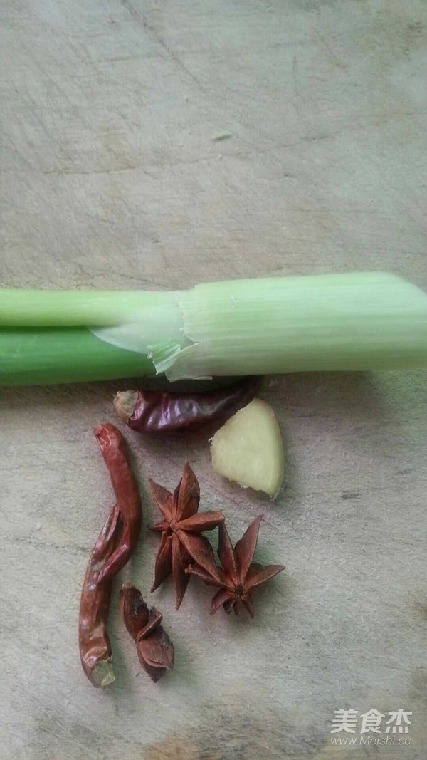 红烧肉炖干豆角的做法步骤：4