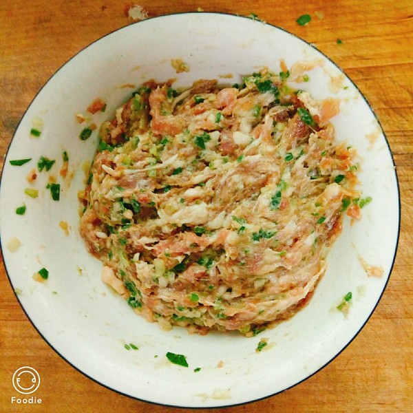 猪肉大葱馅馄饨的做法步骤：2