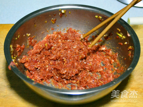 初春打牙祭-荠菜鲜肉馄饨的做法步骤：1