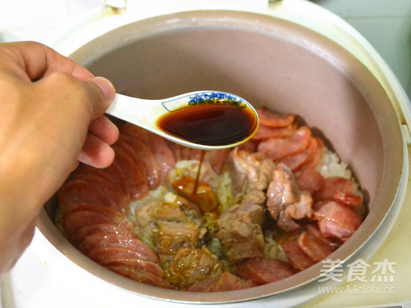 简单也需好食材—排骨腊味煲仔饭的做法步骤：9