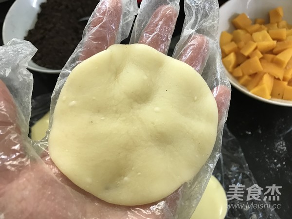 奥利奥芒果雪媚娘的做法步骤:9