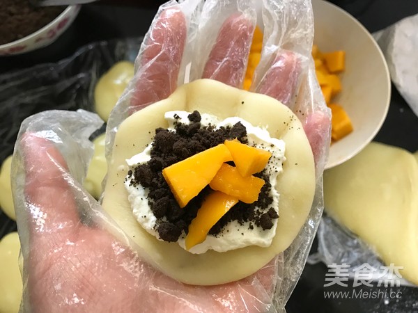 奥利奥芒果雪媚娘的做法步骤:10