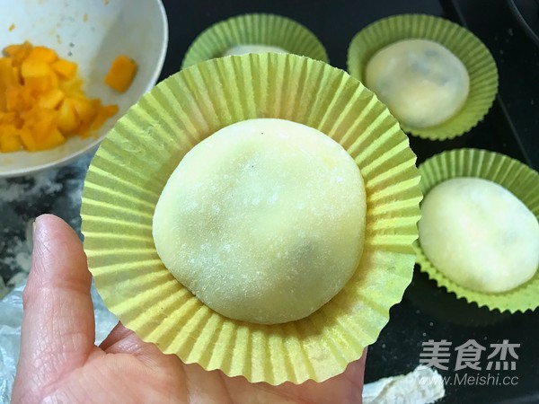 奥利奥芒果雪媚娘的做法步骤:12