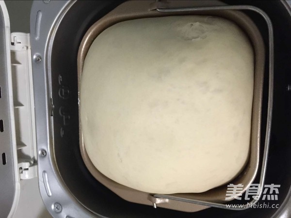 圣诞花环面包的做法步骤：1