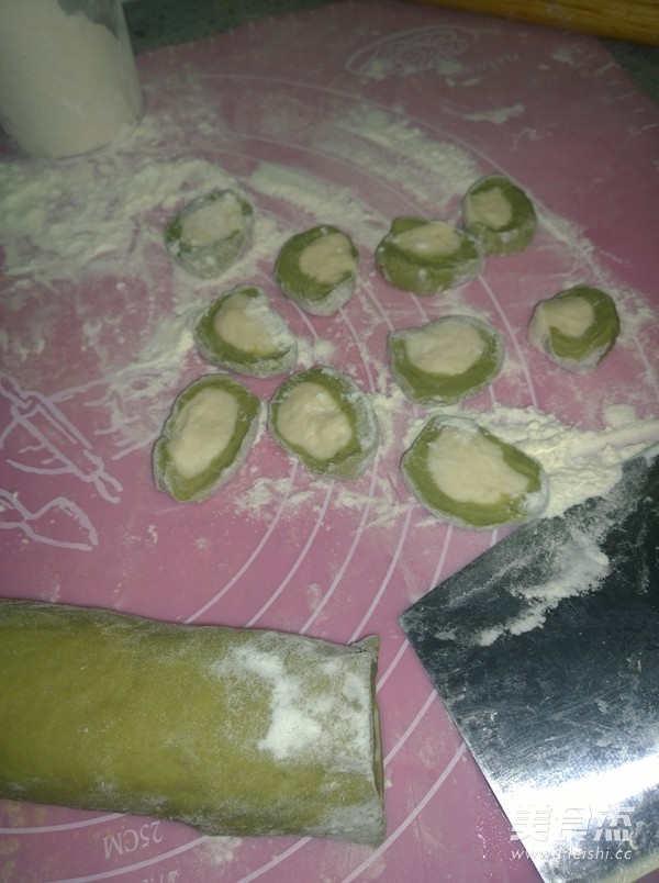 抹茶粉版翡翠白菜饺子的做法步骤:8