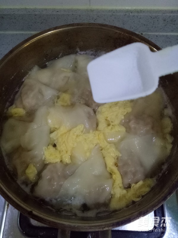 鲜肉馄饨的做法步骤：11