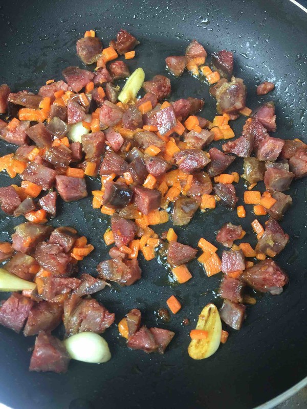 菠萝炒饭的做法步骤:5