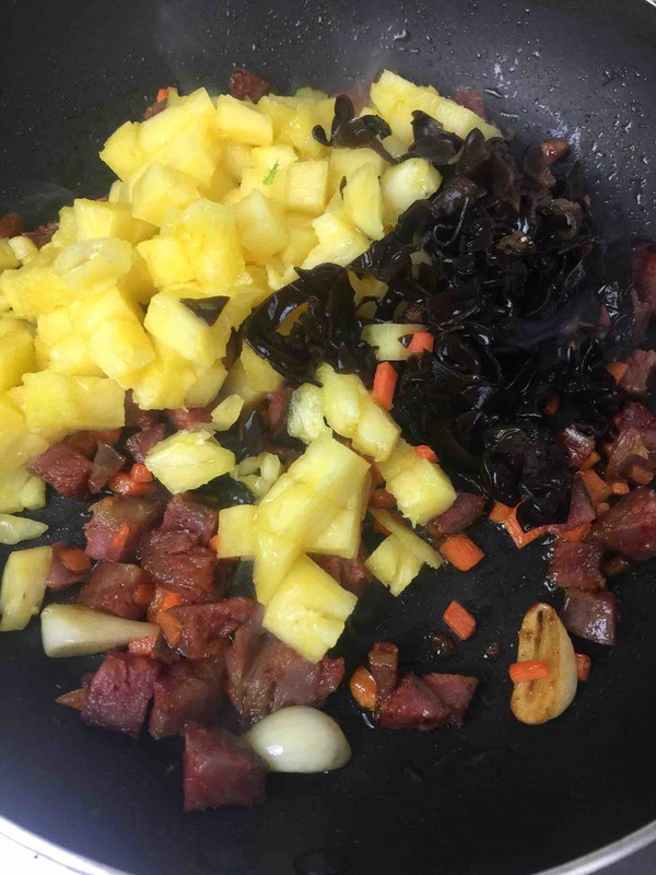 菠萝炒饭的做法步骤:6