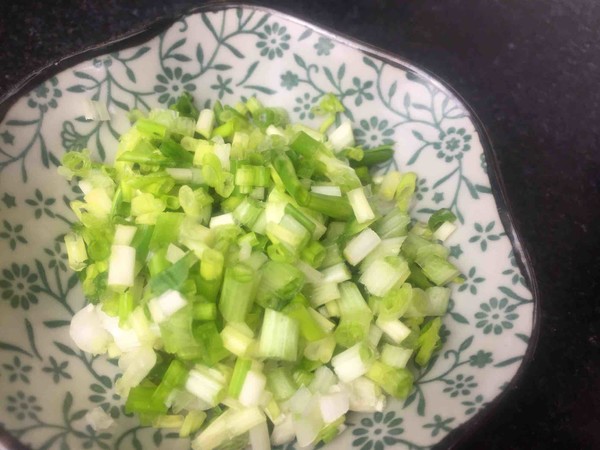 芹菜叶鸡蛋小麦粉饼的做法步骤:8