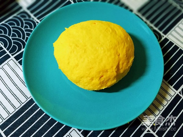 南瓜酱肉包的做法步骤:2