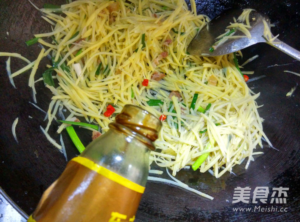 蒜香土豆丝的做法步骤：7