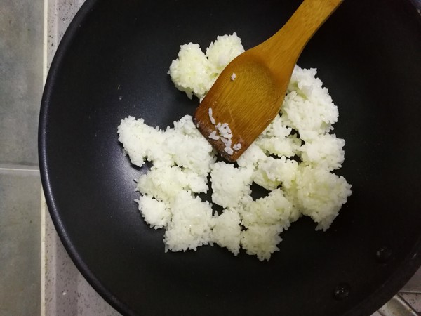 菠萝炒饭的做法步骤:4