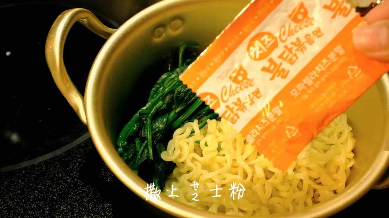 辣白菜五花肉芝士拉面的做法步骤:7