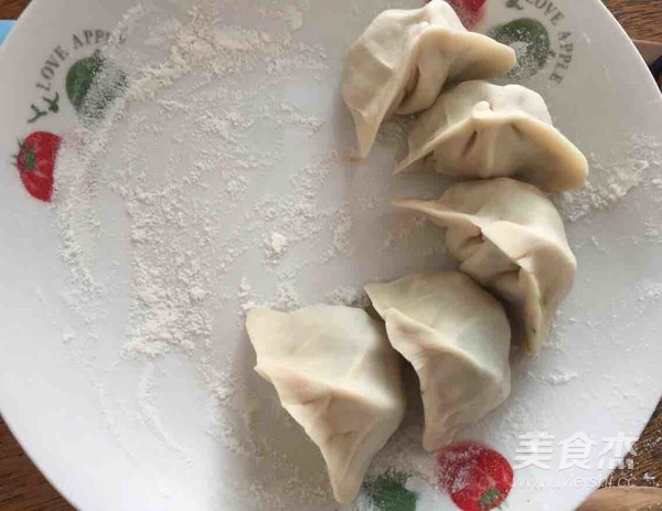 苜蓿火腿鸡蛋饺子的做法步骤：3