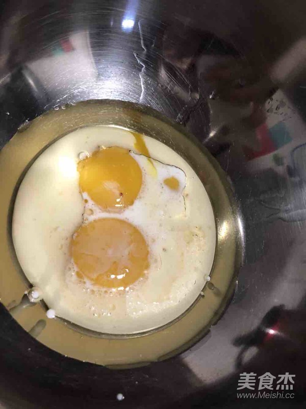 红丝绒蛋糕的做法步骤：1