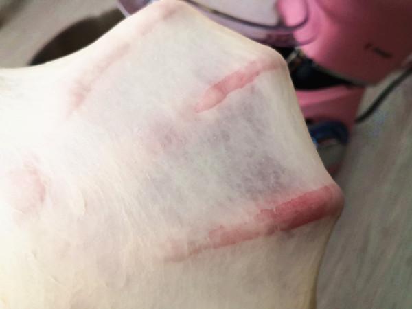 蓝莓果酱面包的做法步骤：1