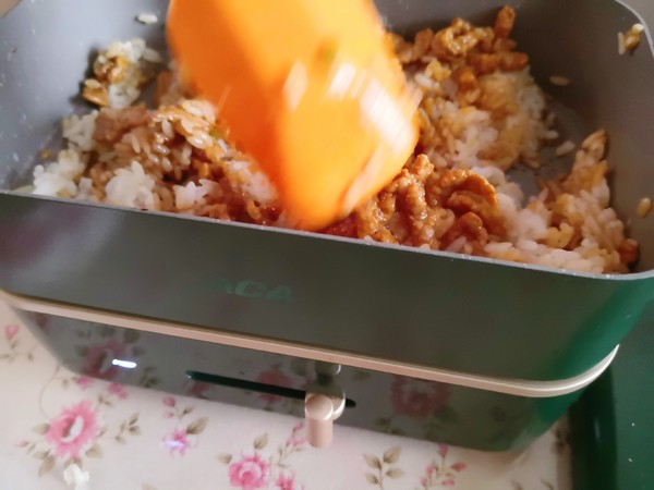 酱油炒饭的做法步骤:4