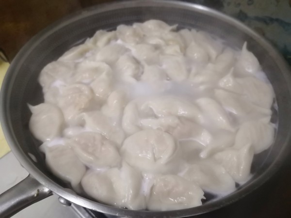 白菜百财寓意好，白菜水饺味道鲜的做法步骤：7