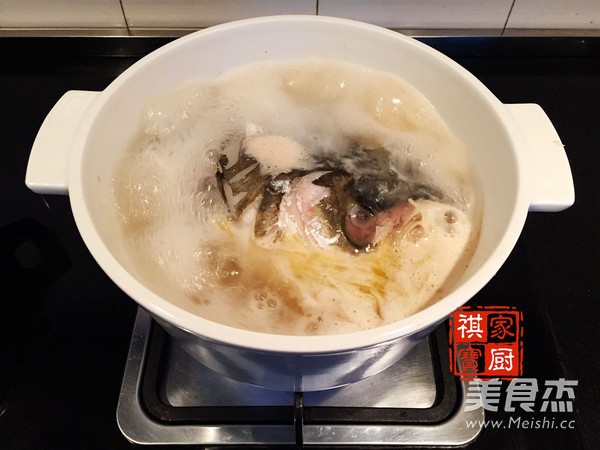 【祺宝家厨】  文蛤鱼头豆腐汤的做法步骤：9