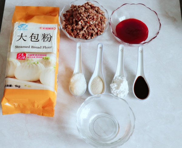 蜜汁叉烧包的做法步骤：1
