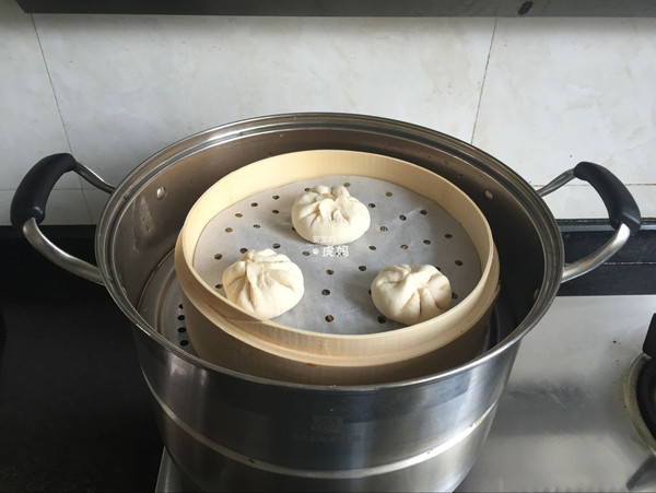 蜜汁叉烧包的做法步骤:12