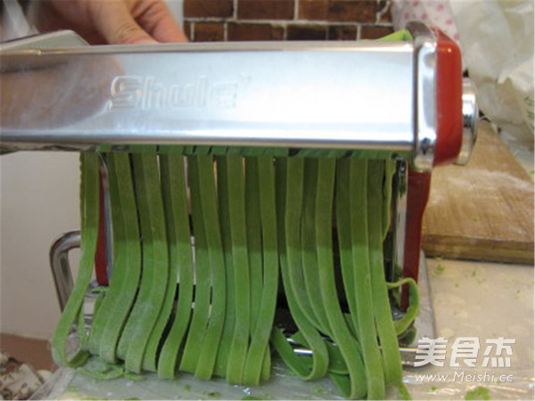 彩色面条的做法步骤:4