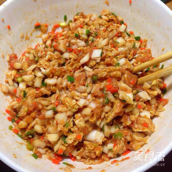 娃娃菜猪肉馅饺子的做法步骤:7