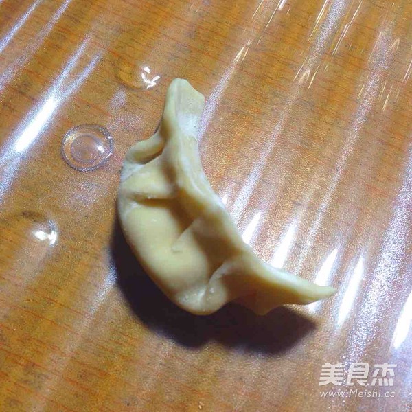 娃娃菜猪肉馅饺子的做法步骤:10