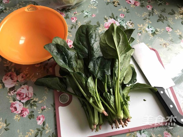 菠菜鸡蛋汤的做法步骤：1